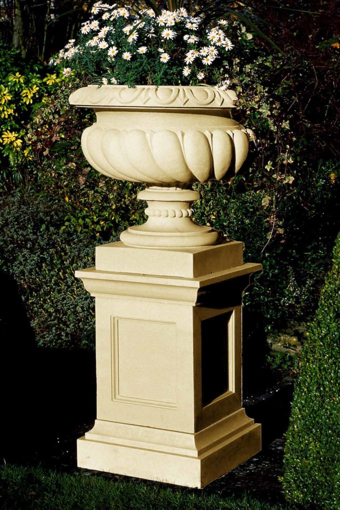 27 inch Queen Anne Pedestal
