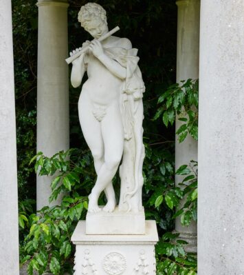 Piper statue